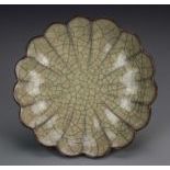 CHINESE CRACKLED GEYAO CHRYSANTHEMUS SHAPED PLATE