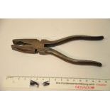 Pliers for Rolls-Royce and Bentley tool kit