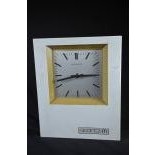 Horloge PATEK PHILIPPE, quartz-m. Hauteur  32cm, Largeur  27cm.