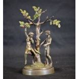  Très fin bronze érotique représentant Adam et Eve sous l’arbre de la connaissance. Sculpture...
