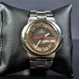  Automatic wristwatch OMEGA completely made of steel. With days and dates display. Very good...