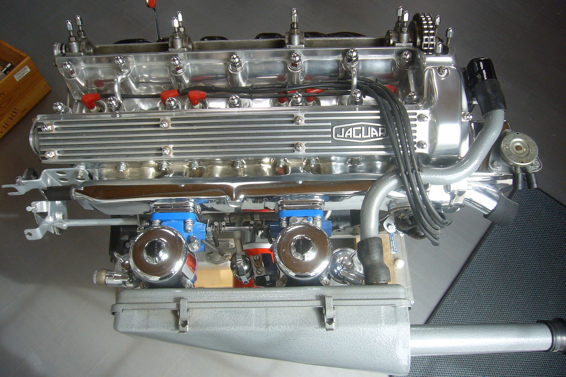 Jaguar XJ 4.2 Series 1 engine