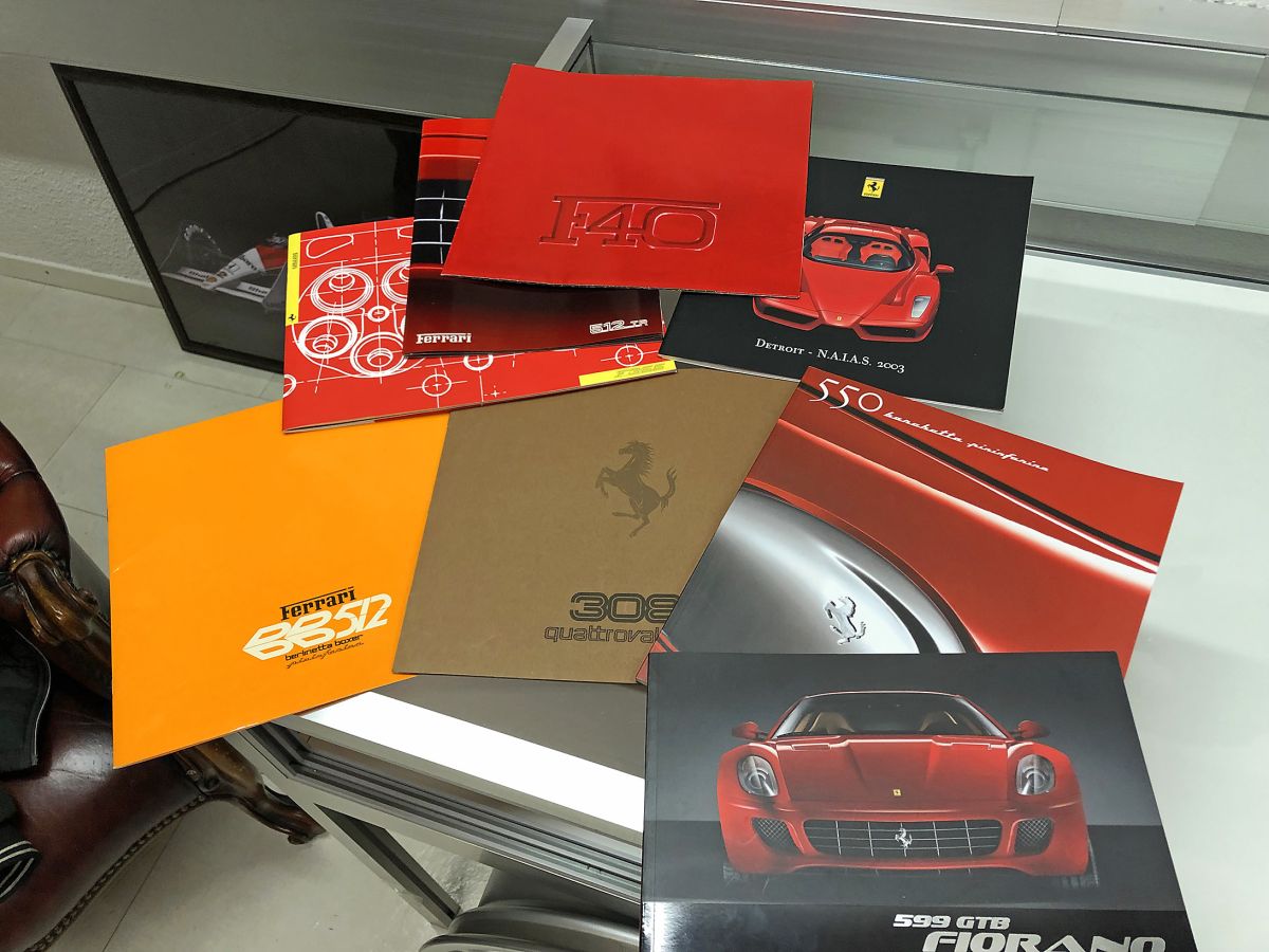 Ferrari - Brochures