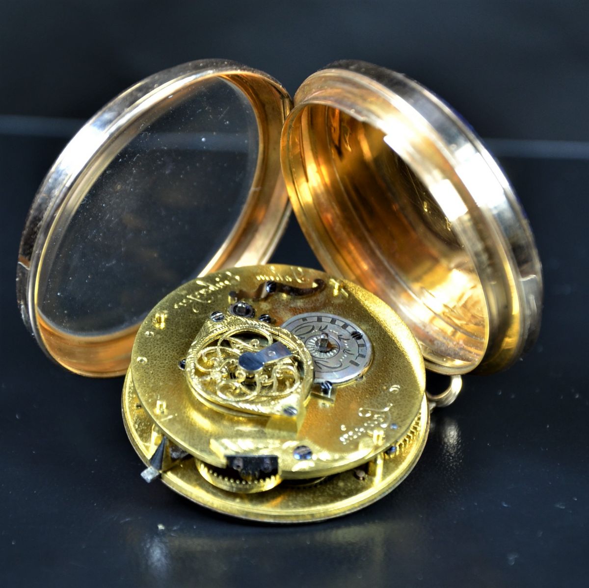  18ct gold pocket watch and Enameled double case. Signed by Johan Einberger, Laufen. Very good...