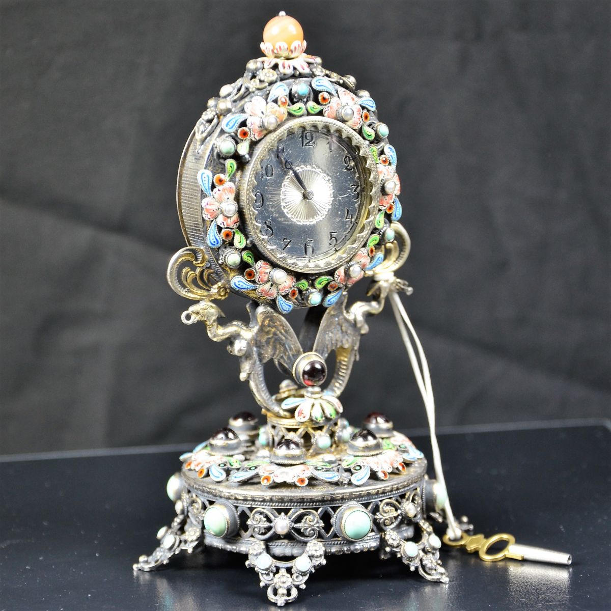  Pocket watch in gilded silver. Enamel, pearls, turquoise and garnet. Oestereic work. Good condition....