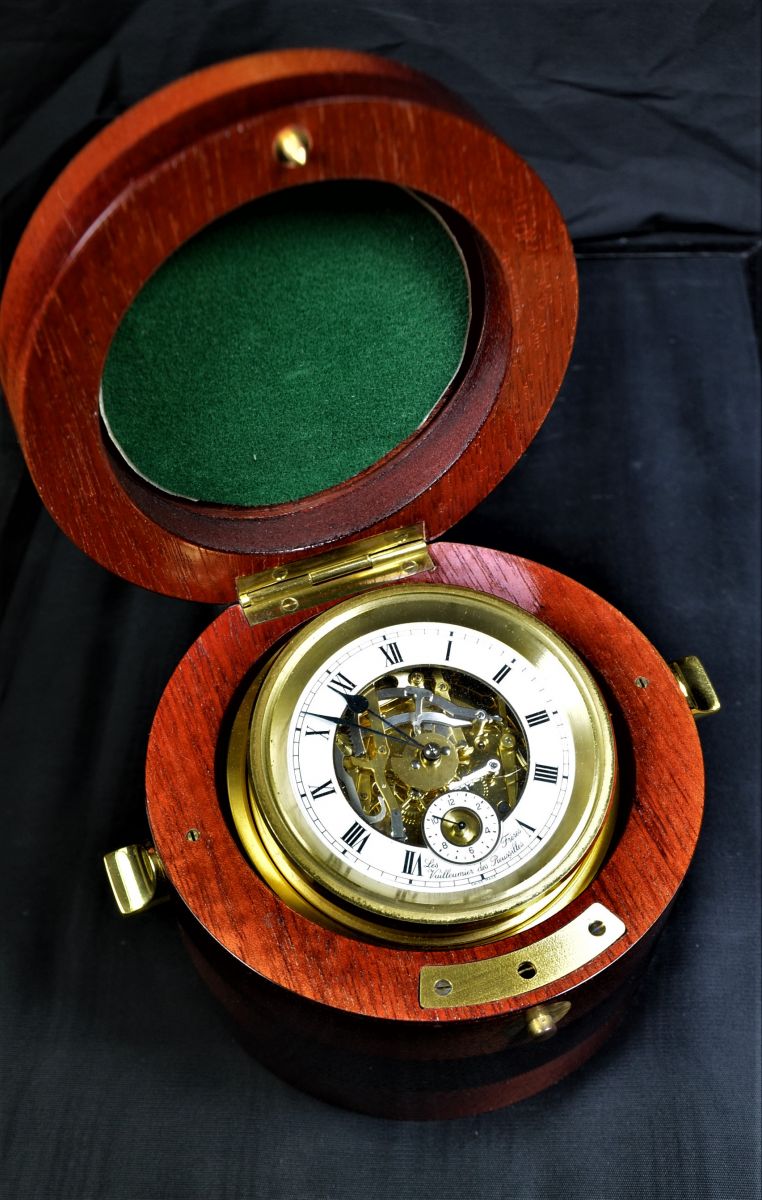  Travel-alarmclock  LES FRERES VUILLEUMIER DES REUSSILLES  in original travel case with hour and...