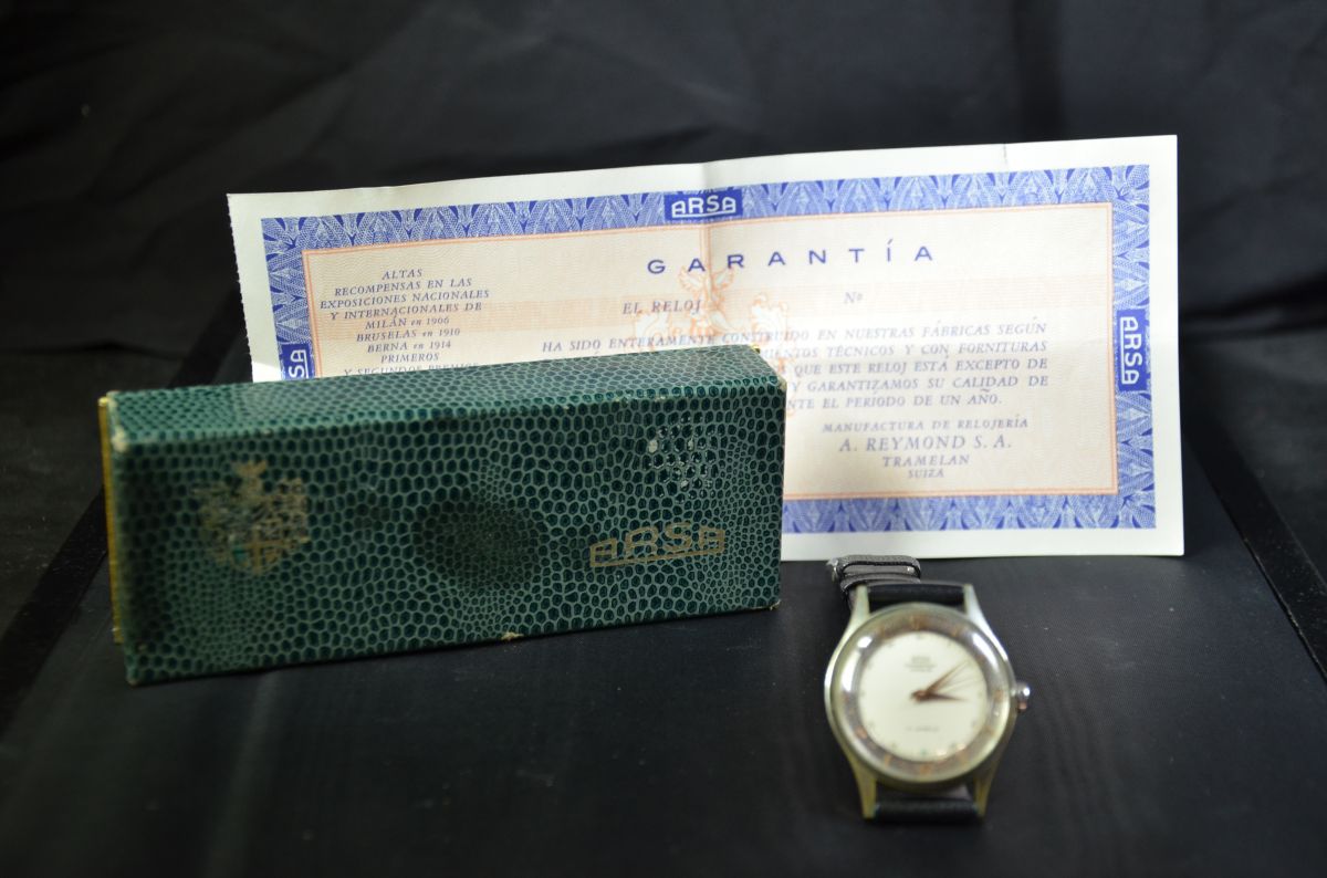 Wristwatch Arsa in steel. Hand-wound movement. With box and certificate