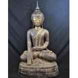 Bouddha Shan assis en papier mâché laqué. Reste de dorure. Hauteur  125cm.