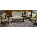 Salon comprenant  1 canapé, 4 chaises, 2 fauteuils, noyer, style Louis XVI, tissu beige.